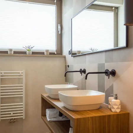 One Way For 8 People Near Medulin With Heated Pool, Kids Playground & Only 200 M From The 반졸레