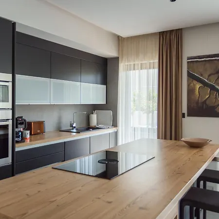 One Way For 8 People Near Medulin With Heated Pool, Kids Playground & Only 200 M From The 빌라 반졸레