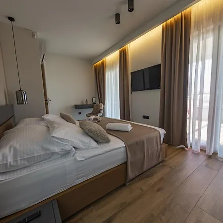 Villa One Way For 8 People Near Medulin With Heated Pool, Kids Playground & Only 200 M From The