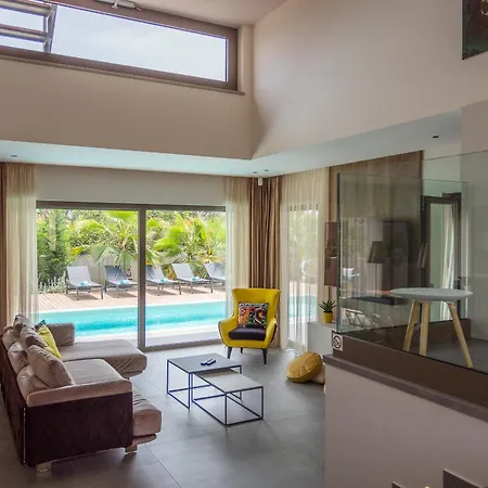 Villa One Way For 8 People Near Medulin With Heated Pool, Kids Playground & Only 200 M From The *