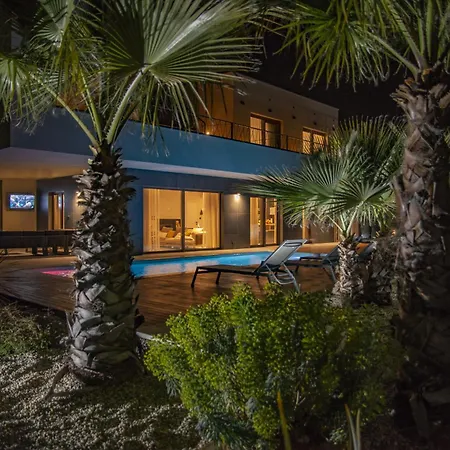 One Way For 8 People Near Medulin With Heated Pool, Kids Playground & Only 200 M From The *