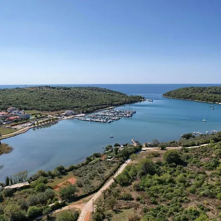 One Way For 8 People Near Medulin With Heated Pool, Kids Playground & Only 200 M From The * Banjole